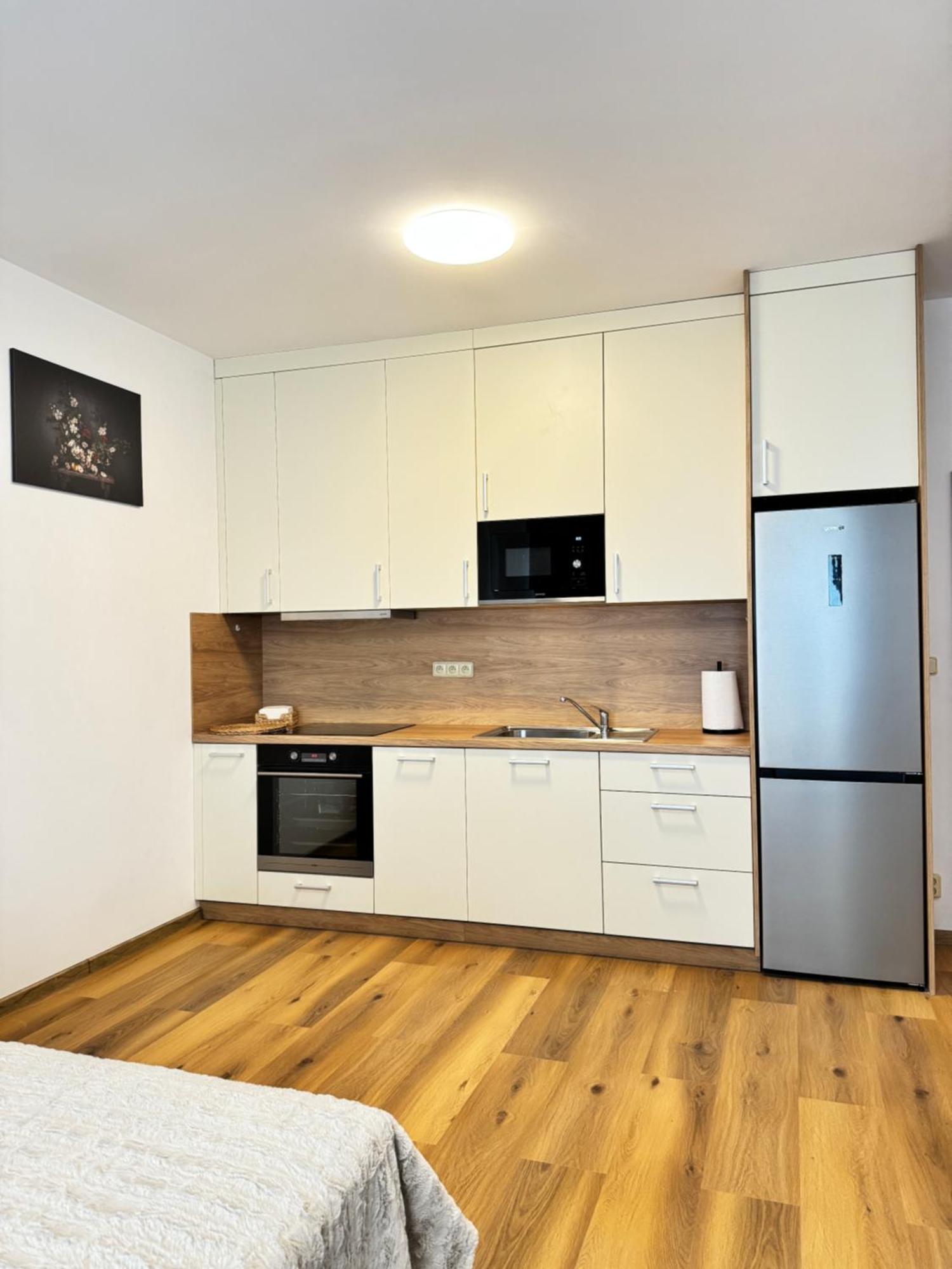 Riverside Apartment Praha Buitenkant foto