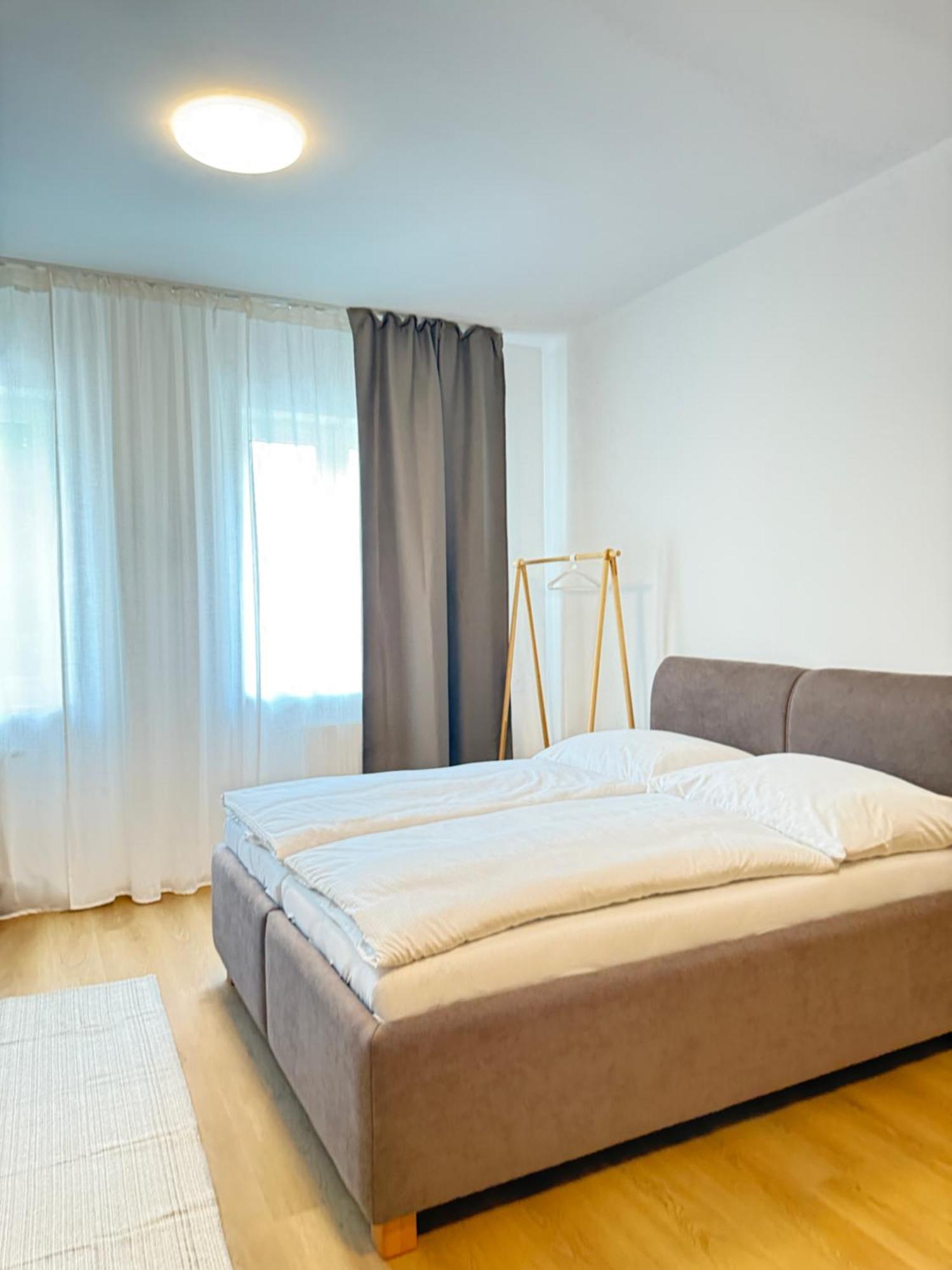Riverside Apartment Praha Buitenkant foto
